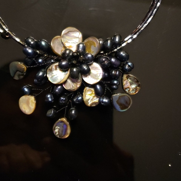 Handmade georgeuos flower choker - Picture 4 of 5